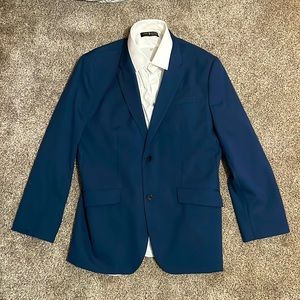 Perry Ellis modern fit blue suit. Blazer and pants